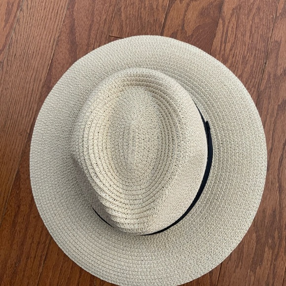 NWT..ANYCOSY…hat - Picture 6 of 8